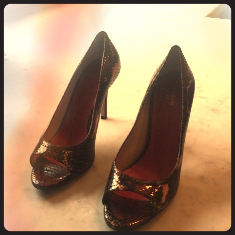 Beautiful Kate Spade peep toe reptile high heel